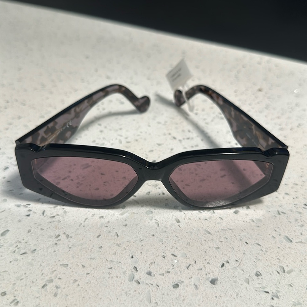 authentic FENTY sunglasses with tags